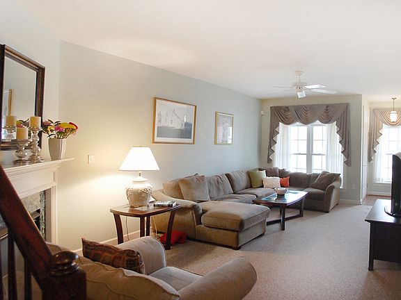3rd image of 627 Beaver Falls Pl