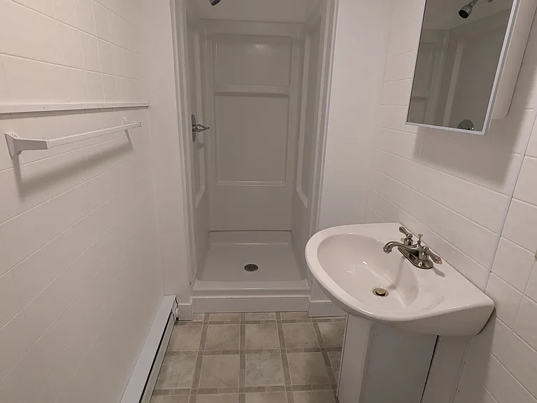 51 S Maple St #6 — Photo 7