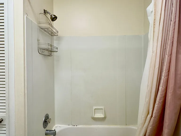 Charming Apartment Units in Charles Village, Baltimore, MD! — Photo 12