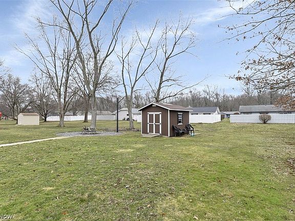 4th image of 5047 Shady Moss Ln