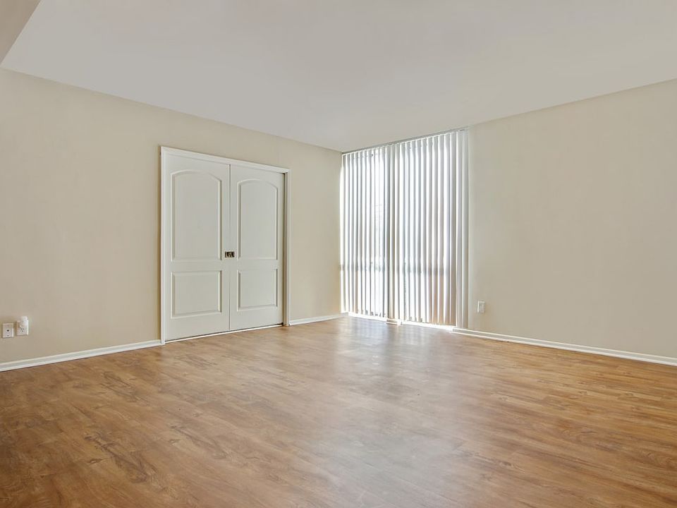 1st image of 14955 Dickens St #1B-1Ba