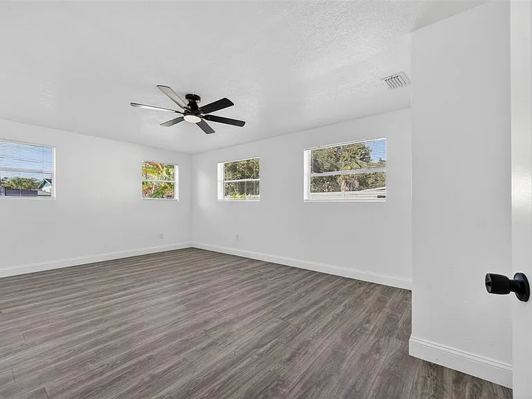 3034 Touraine Ave — Photo 38