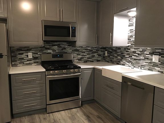 4th image of 3541 Crocker Dr