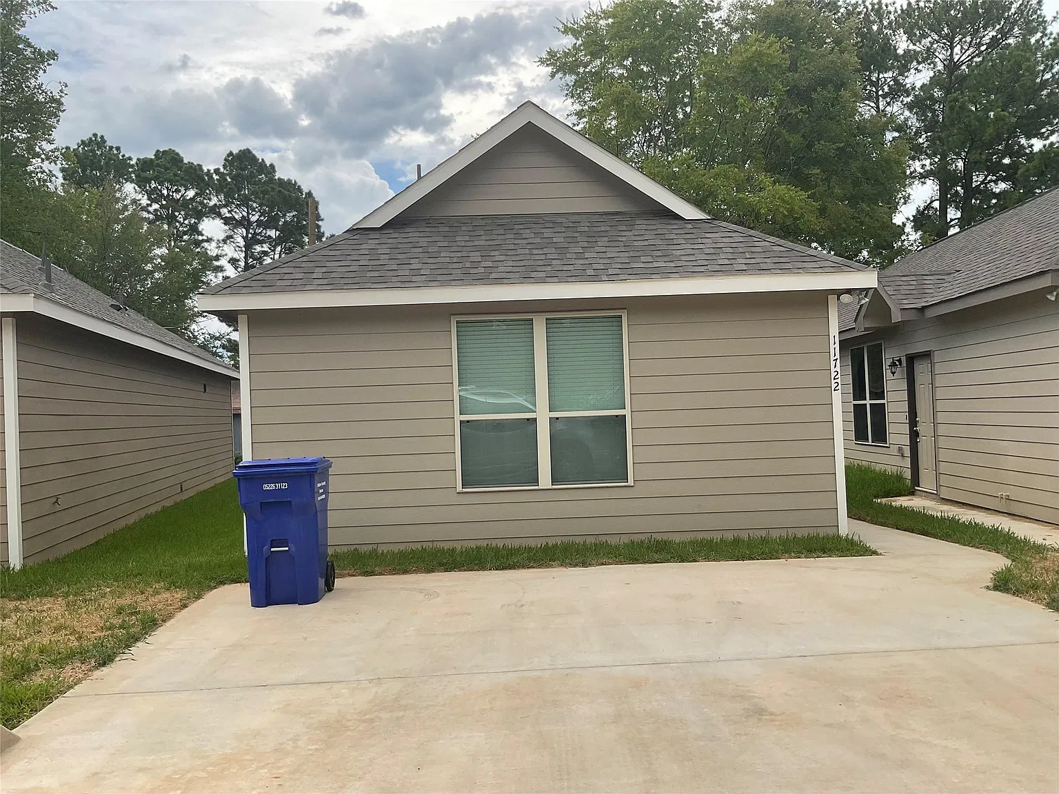 3 bed, 2.0 bath, 988 sqft, $1,325 — Photo 1