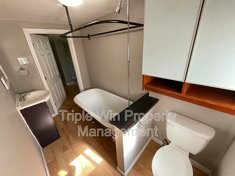 4831 Oldenburg Ave — Photo 17