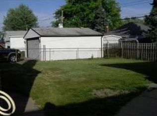 13752 Iowa Dr, Warren, MI 48088