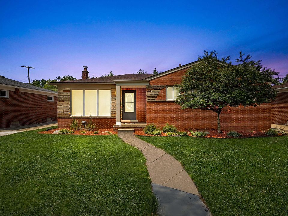 1st image of 23461 Cloverlawn Ave
