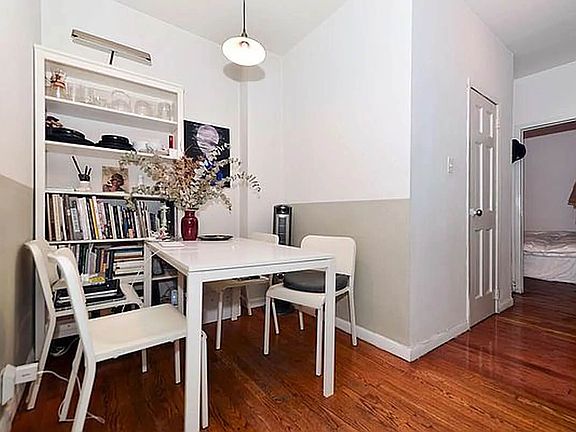 4th image of 138 Orchard St APT 4
