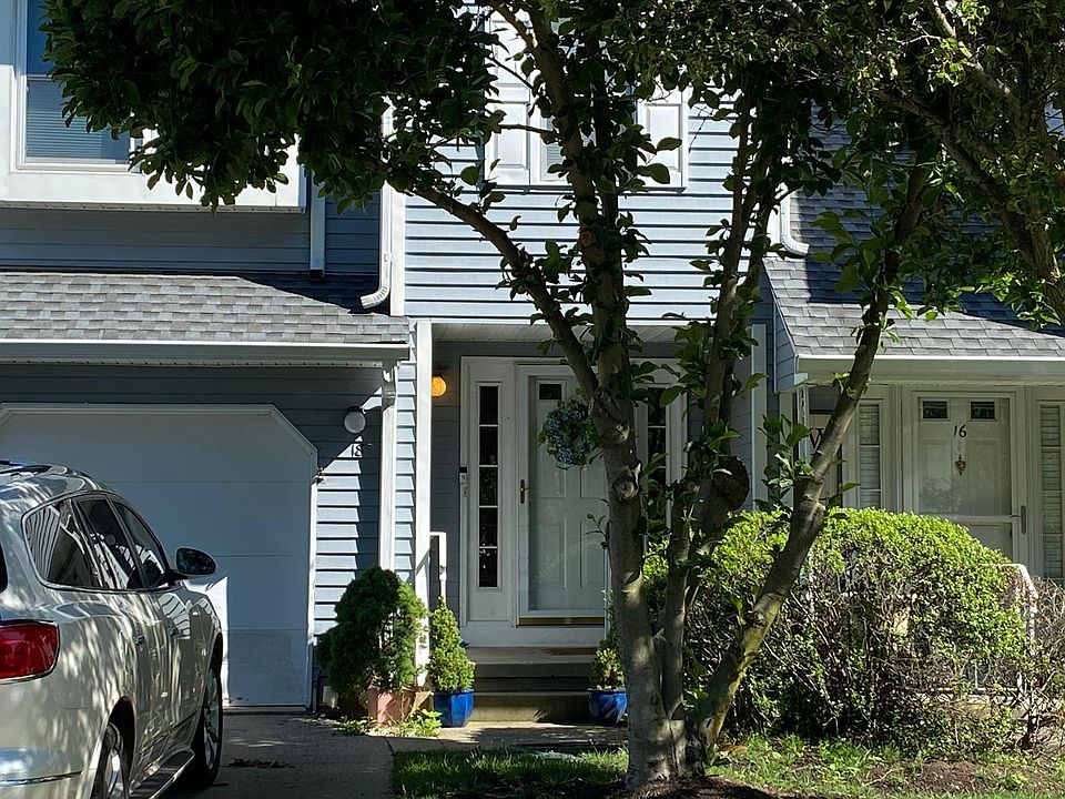 1st image of 18 Essex Dr