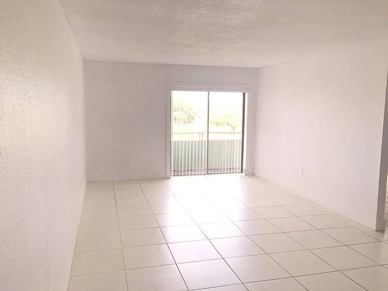 17530 NW 68th Ave — Photo 13