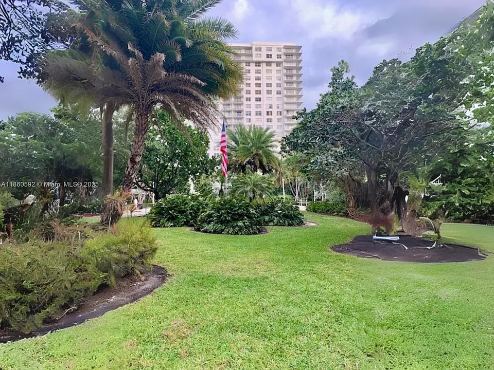 2801 NE 183rd St #1404W