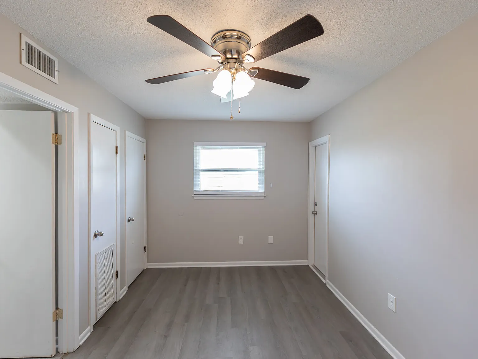 1 bed, 1.0 bath, 500 sqft, $695 — Photo 3
