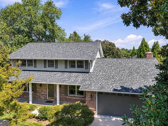 4th image of 1582 Riverside Dr