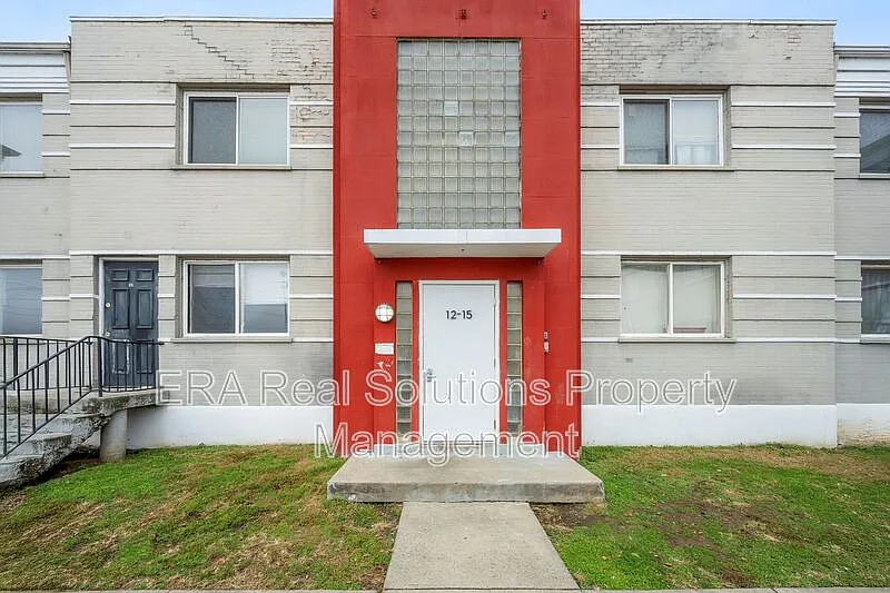 2 bed, 1.0 bath, $995 — Photo 1