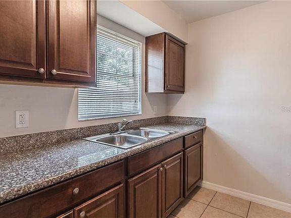 4th image of 702 Dolly Ben Ct