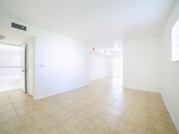 5th image of 2930 SE 13th Ave Unit 106-52