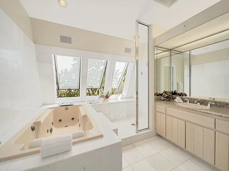 3059 Kalakaua Ave — Photo 23