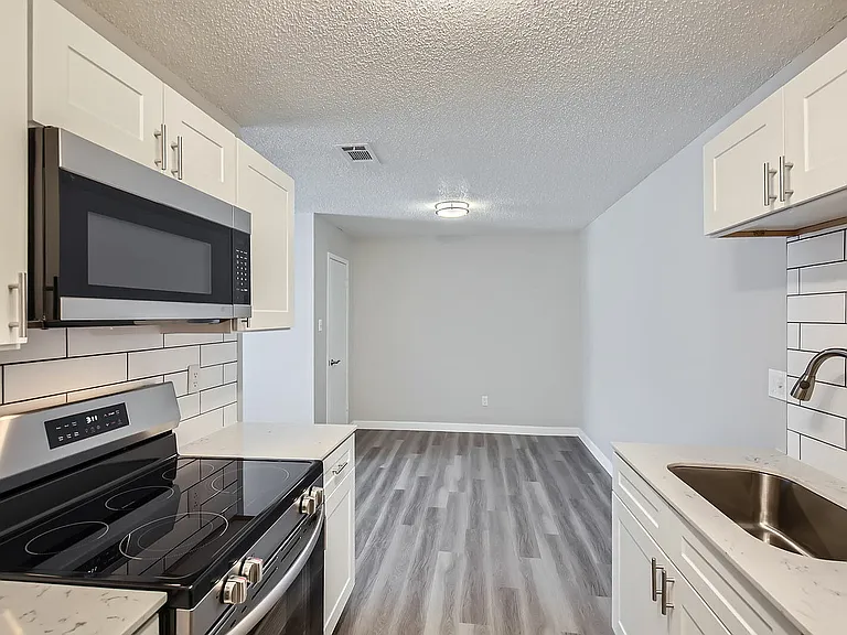Rise Hillcrest — Photo 14