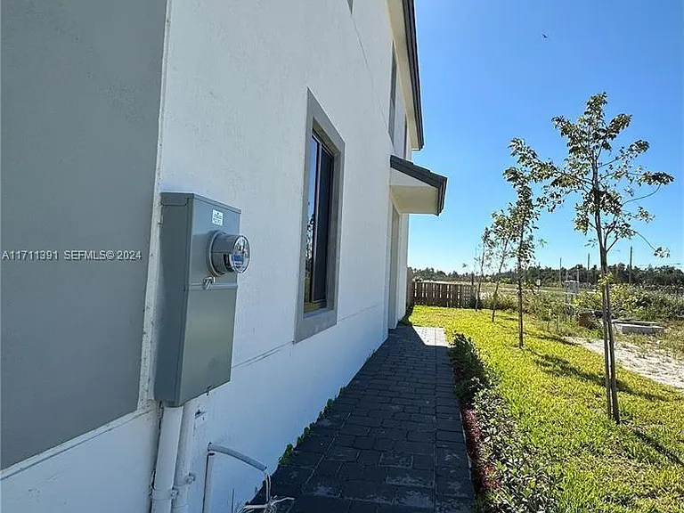 19116 SW 345th St — Photo 17