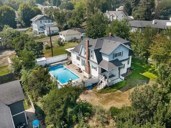 903 S Lake St, Colfax, WA 99111