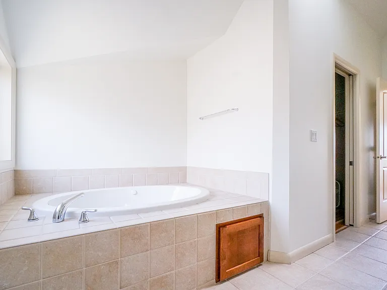 1018 Taylor Ave N #C — Photo 15