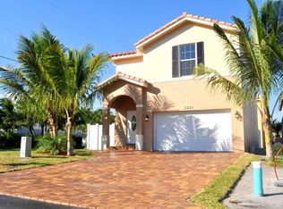 3321 Elizabeth Pl S, Palm Springs, FL 33461