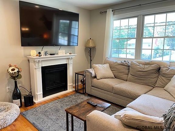 3rd image of 13 Tamarack Trl
