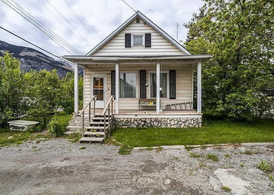 1st image of 5 W Mount Laurie Rd