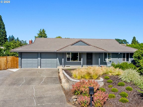 3rd image of 1019 NE 84th Ave