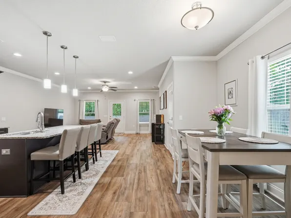 2267 Janet St, Navarre, FL 32566