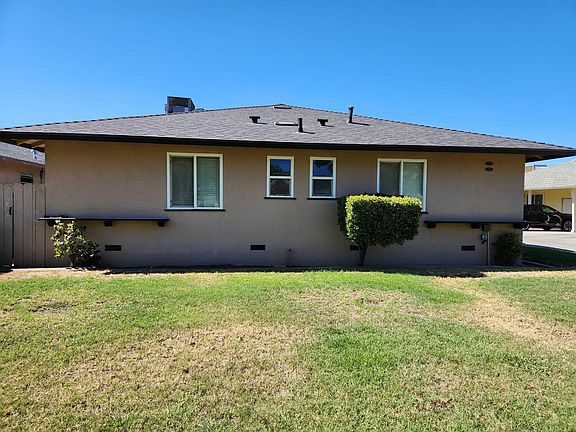 3rd image of 3036 E Princeton Ave