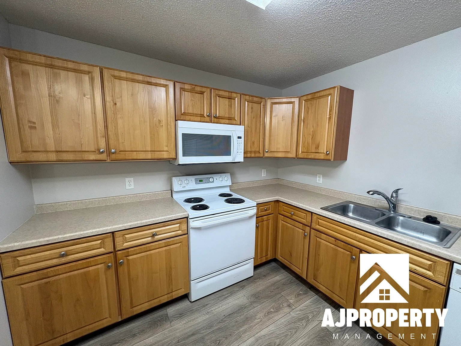 2 bed, 950 sqft, $999 — Photo 4