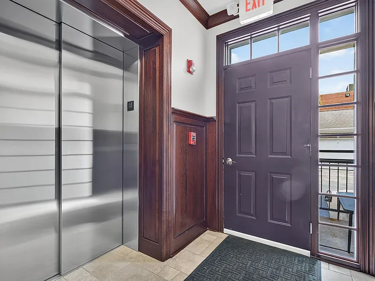 107 S Grant St — Photo 31