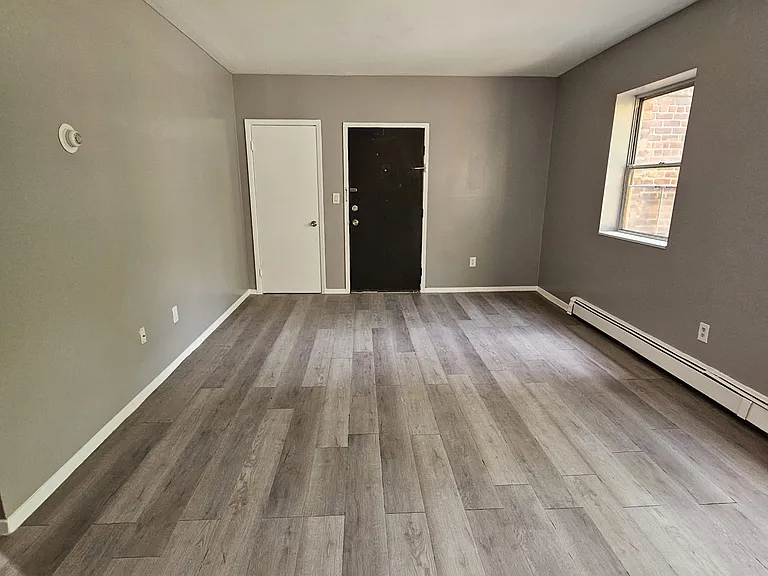 45 Bragaw Ave #3A — Photo 2
