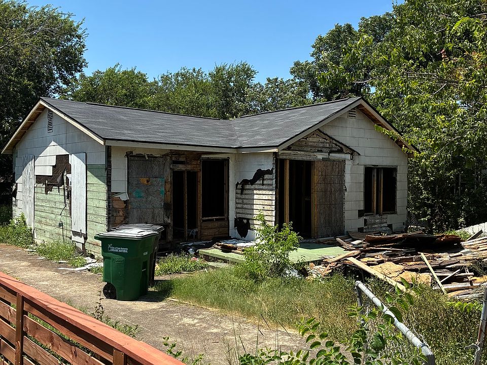 1st image of 904 ELDORADO ST