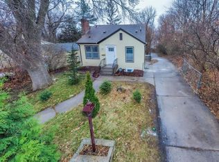 1329 Barclay St, Saint Paul, MN 55106