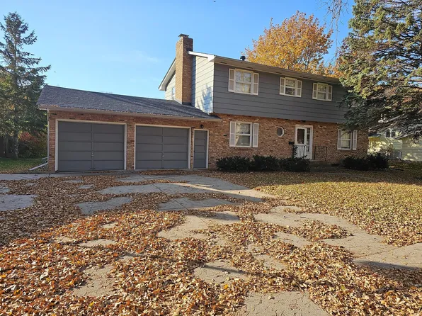 1209 Grace Ave SW, Willmar, MN 56201