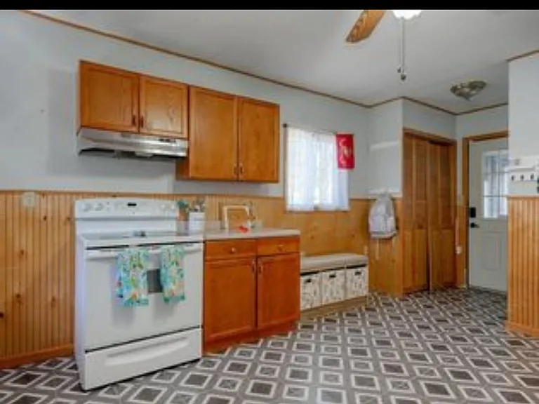 56 Greeley St — Photo 13