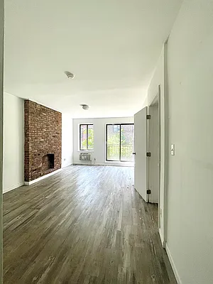 Rented by Avenues Real Estate | media 2