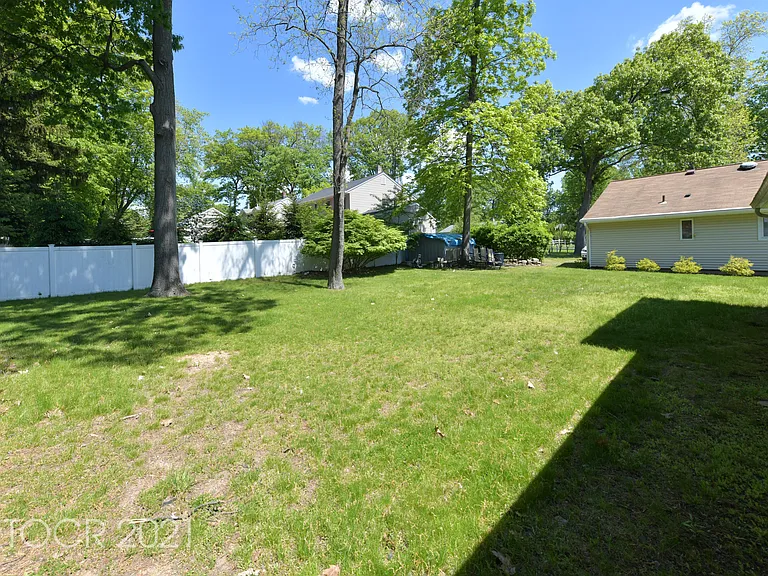 89 Crescent Ave — Photo 19