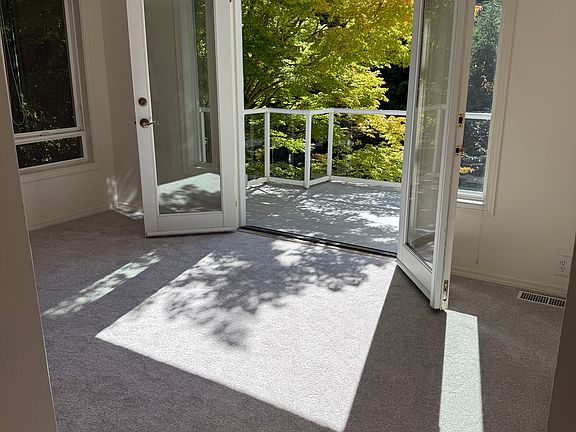 4th image of 5019 112th Ave NE APT B