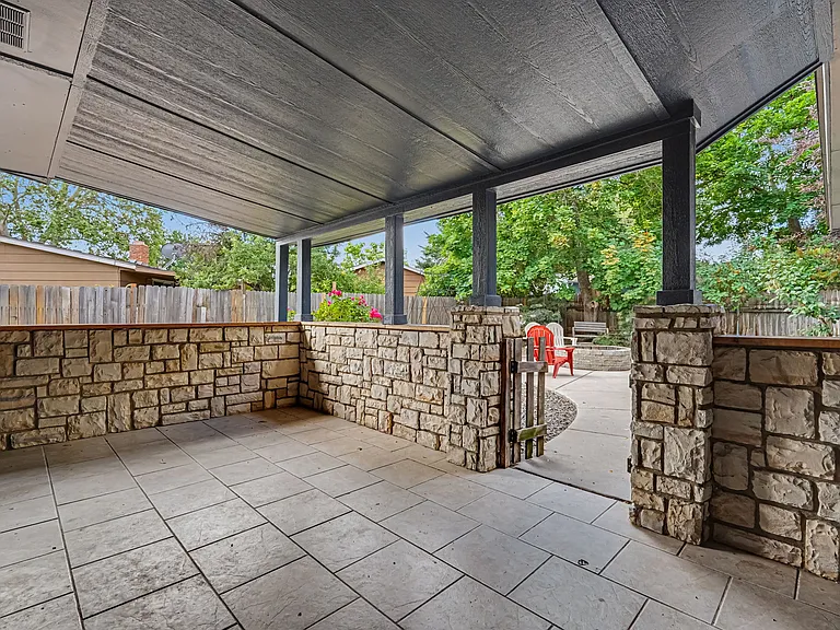 2115 N Courtney Dr — Photo 20