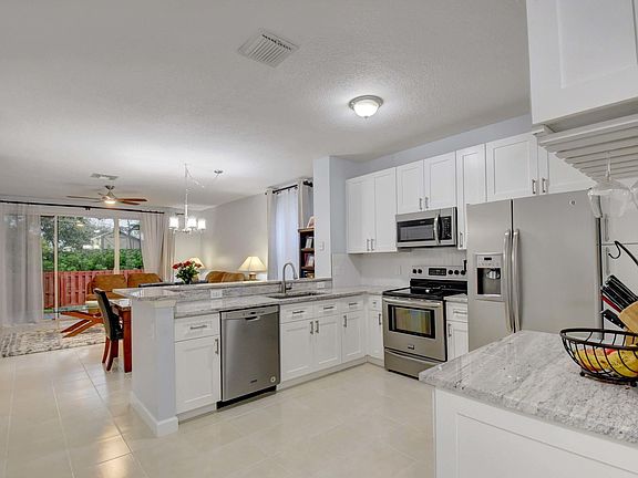 3rd image of 9869 Porta Leona Ln