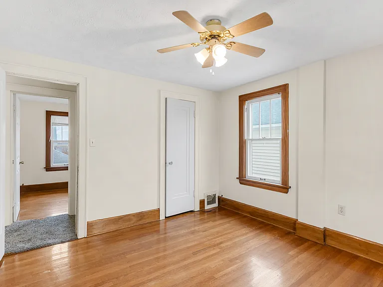 426 Selden Ave — Photo 11