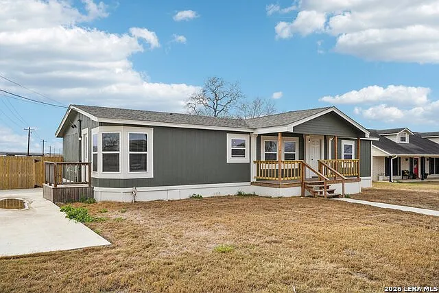 3 bed, 2.0 bath, 1404 sqft, $1,800 — Photo 3