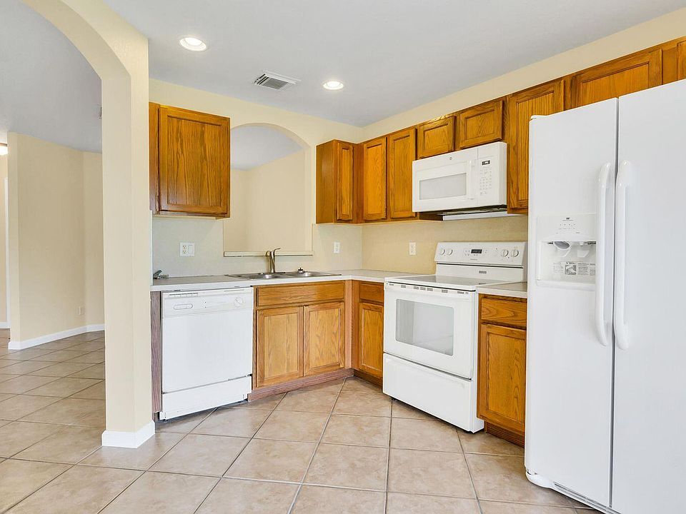 1st image of 3209 Osprey Ln #3209