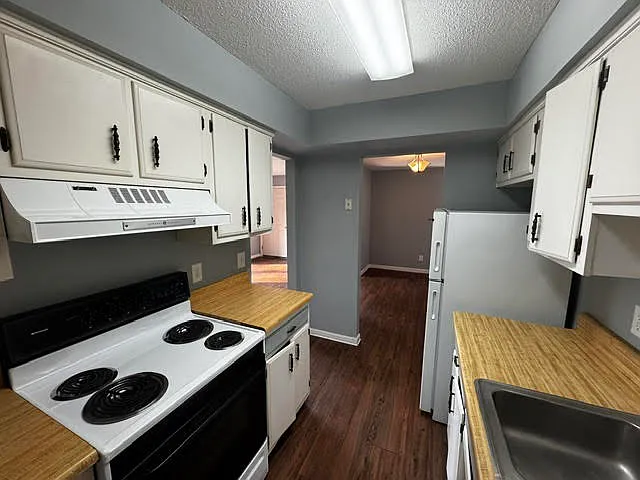 329 W Main St #1 — Photo 6