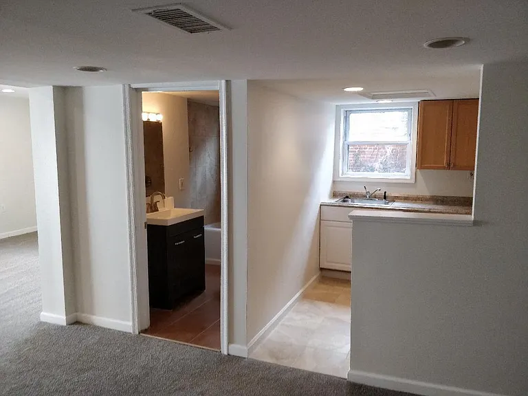 5311 Sangamore Rd — Photo 10