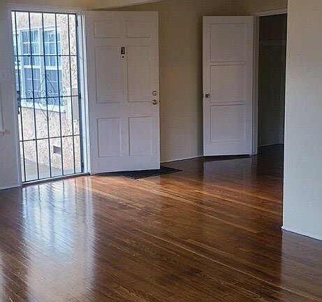 5th image of 2220 Magnolia Ave APT 3