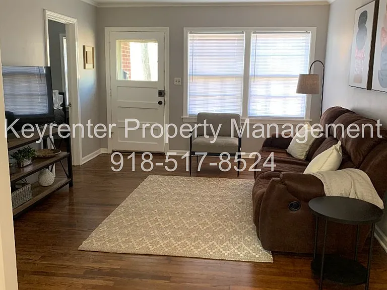 2022 E 12th St Fourplex — Photo 5